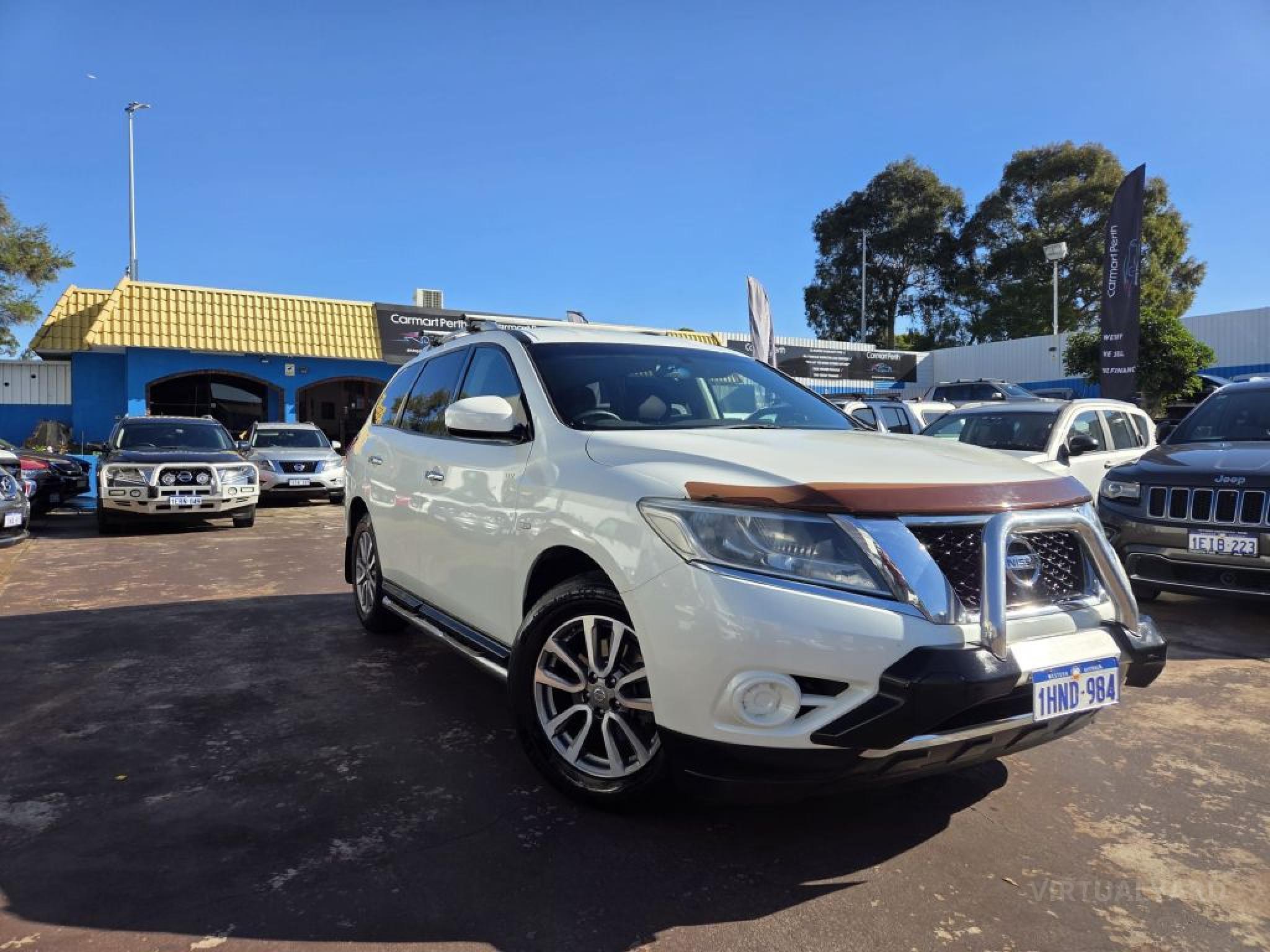2015 Nissan Pathfinder — photo 1