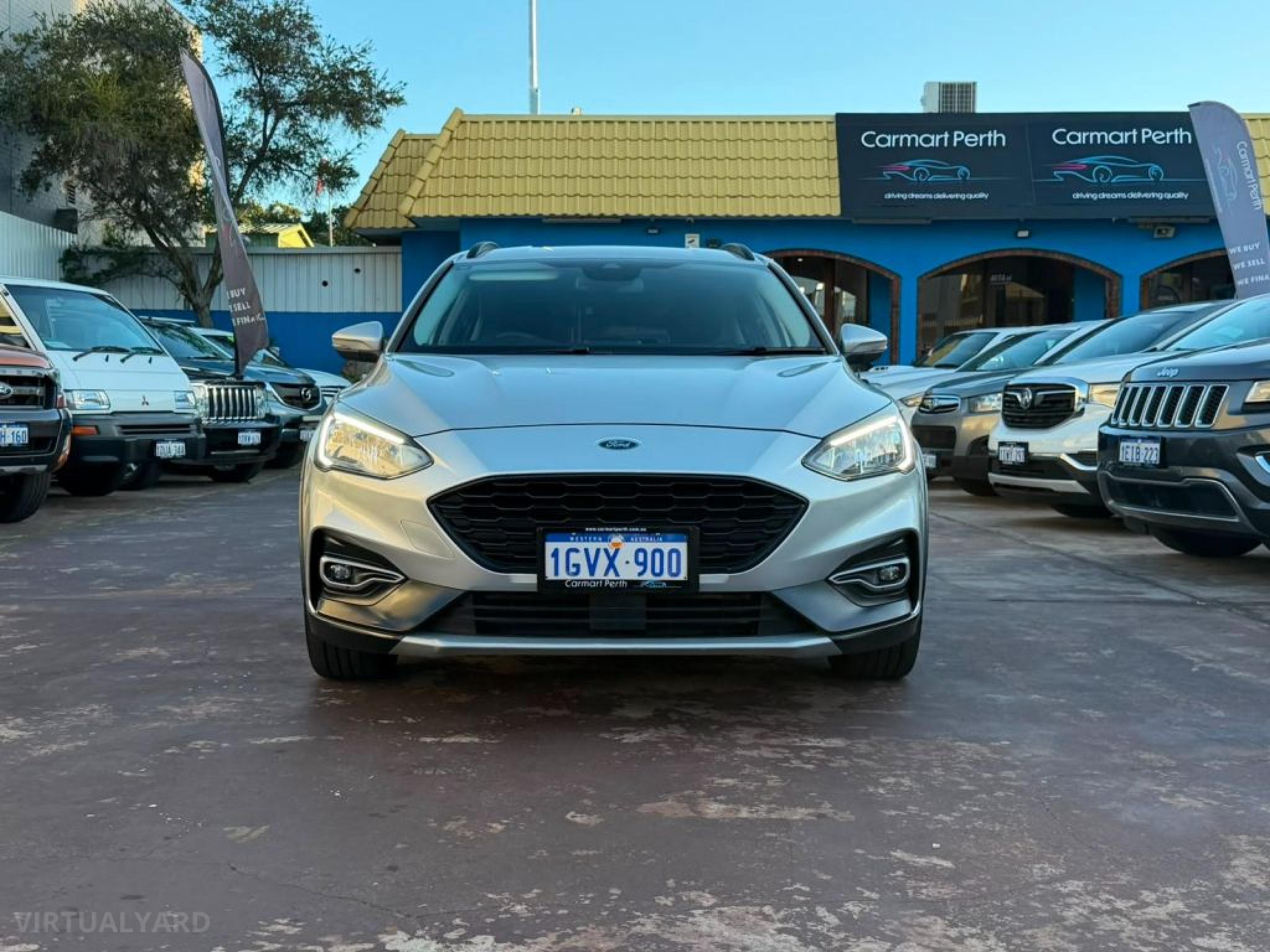 2019 Ford Focus — photo 2