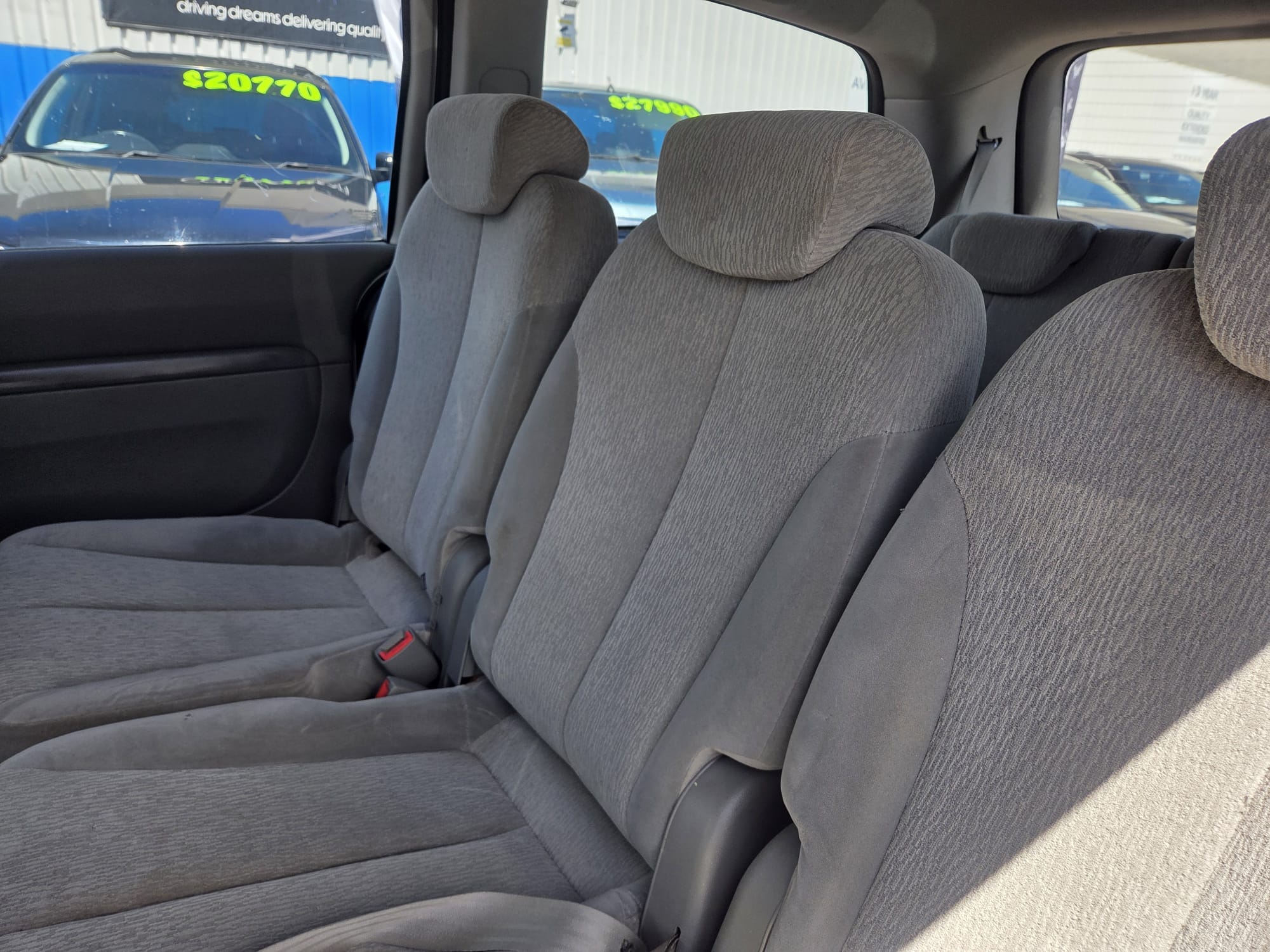 2011 Kia GRAND CARNIVAL — photo 3