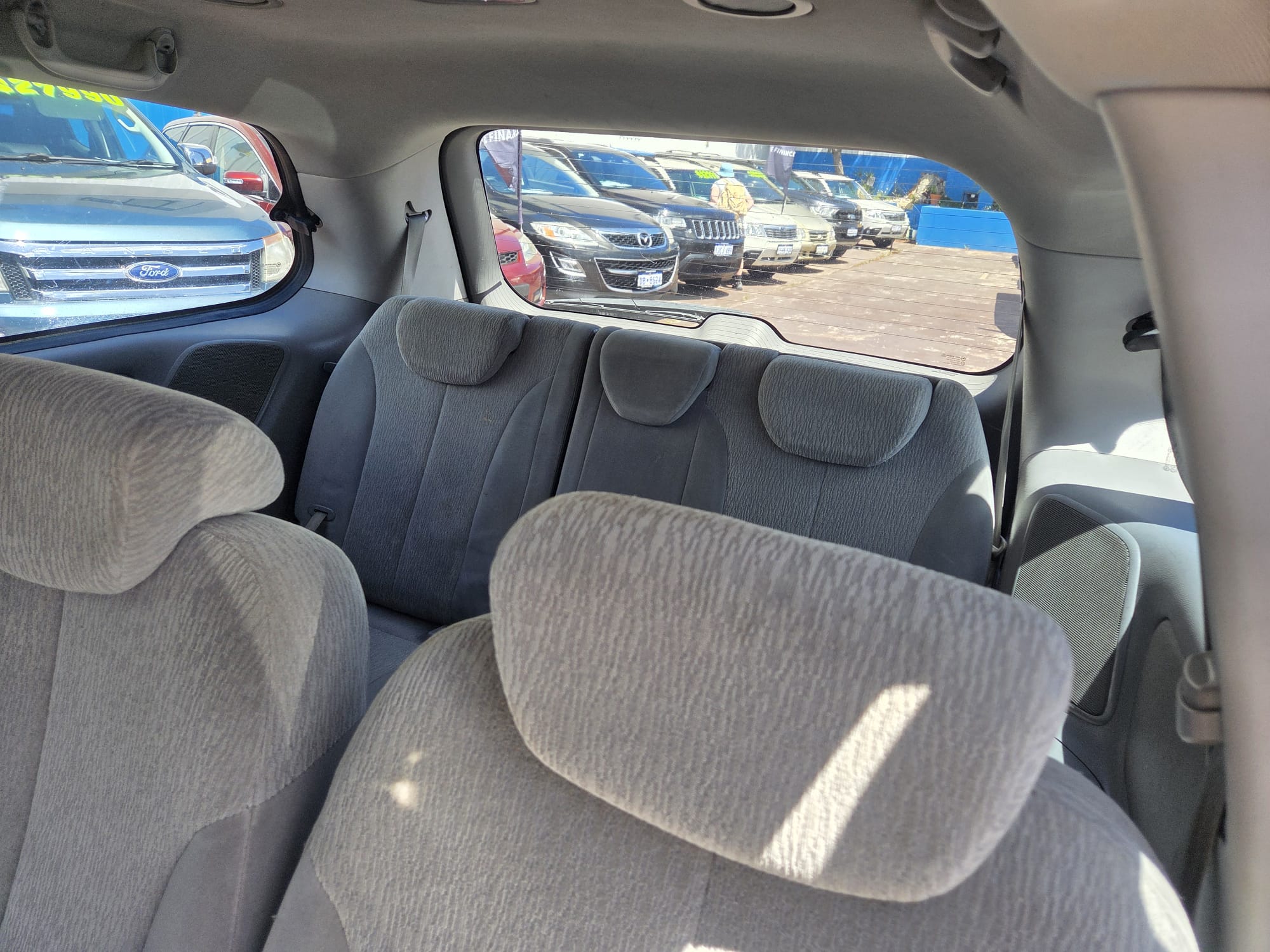 2011 Kia GRAND CARNIVAL — photo 6